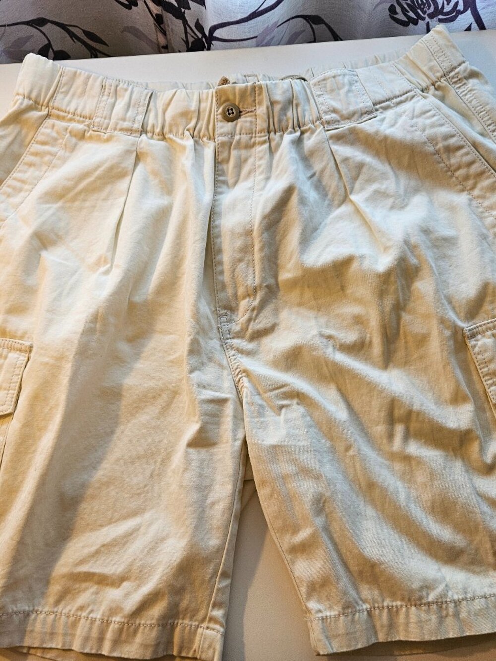 Tommy Bahama Men's Large Cotton Shorts Used